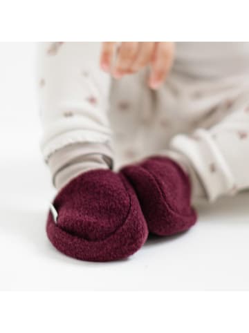 Hofbrucker Wollwalk-Babyschühchen in Beere