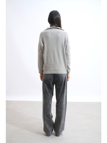 AUTHENTIC CASHMERE Kaszmirowy sweter w kolorze jasnoszarym