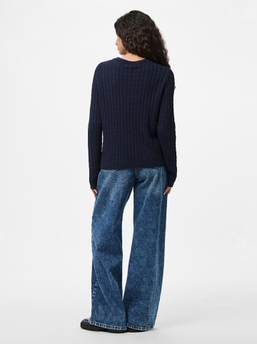 Pieces Sweter "Pcfia" w kolorze granatowym