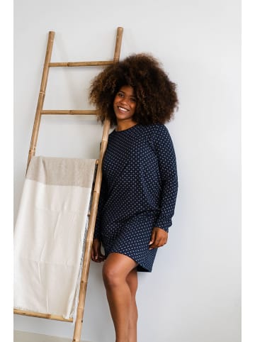 by Louise Nachthemd in Dunkelblau