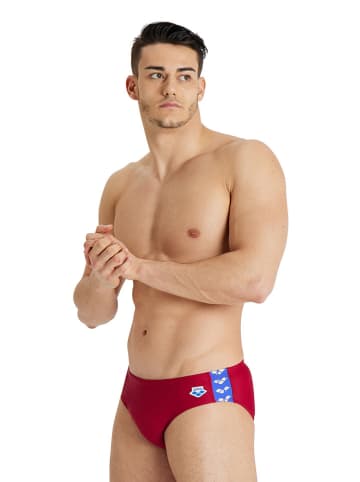 Arena Kąpielówki w kolorze czerwonym