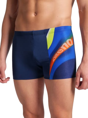 Arena Kąpielówki w kolorze granatowym ze wzorem