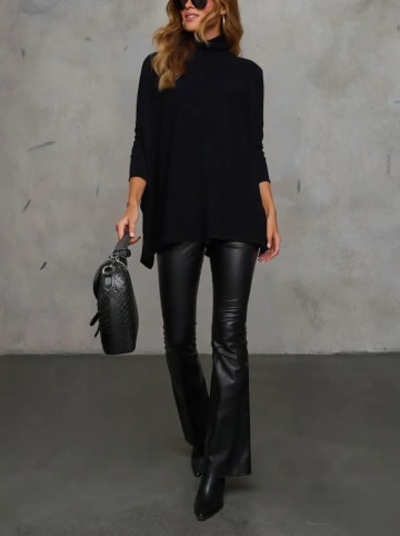 Milan Kiss Poncho in Schwarz