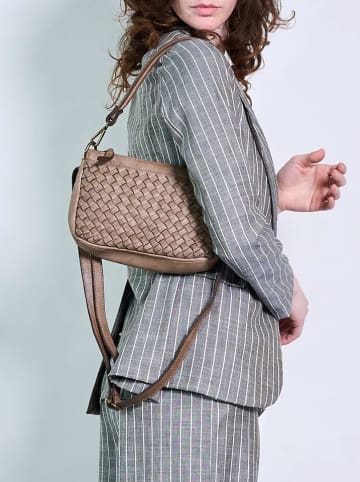 Amara Leder-Schultertasche "Boris" in Taupe - (B)24 x (H)16 x (T)7 cm