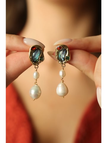 L'Atelier de Gaia Pozłacane kolczyki z perłami i masą perłową