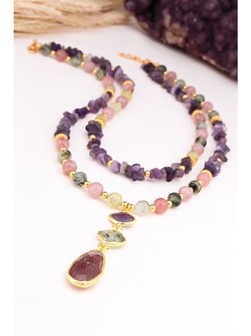 L'Atelier de Gaia Vergold. Halskette mit Edelsteinen und Schmuckelementen - (L)45 cm