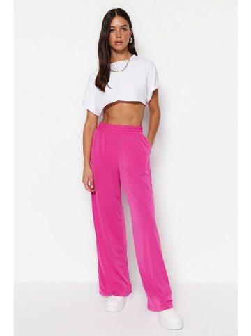 trendyol Hose in Pink