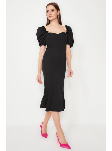 trendyol Sukienka w kolorze czarnym