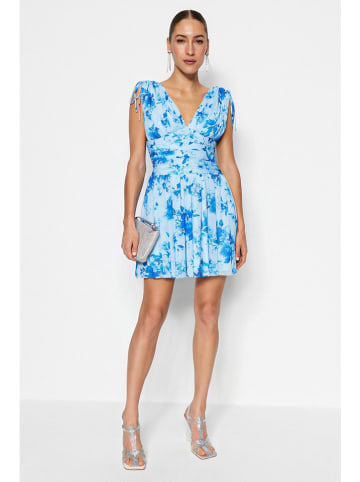 trendyol Kleid in Hellblau