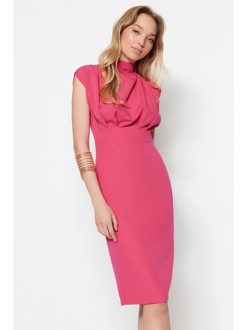 trendyol Kleid in Pink