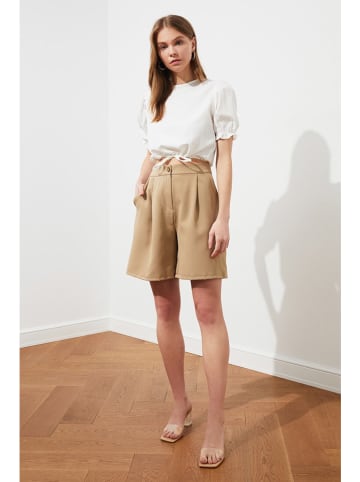 trendyol Bermudas in Beige