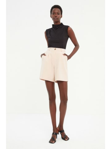 trendyol Bermudas in Beige