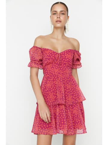 trendyol Kleid in Pink/ Orange