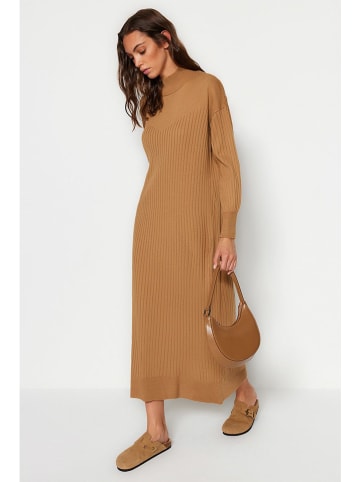 trendyol Strickkleid in Camel