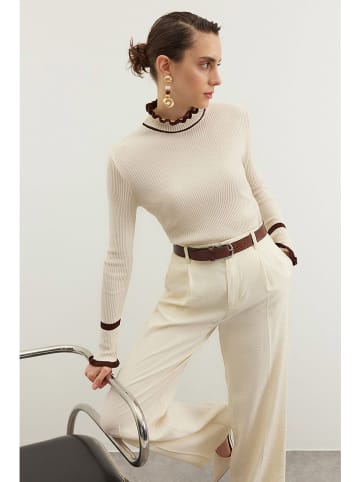 trendyol Pullover in Creme
