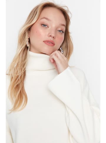 trendyol Rollkragenpullover in Creme