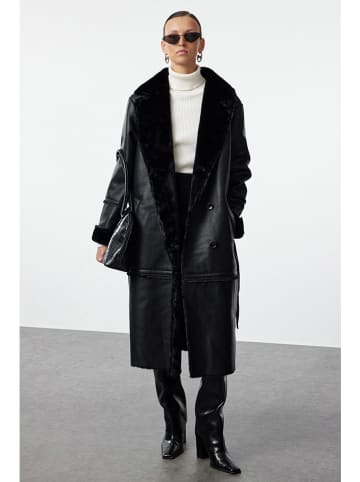 trendyol Mantel in Schwarz