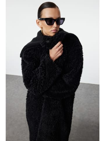 trendyol Teddymantel  in Schwarz