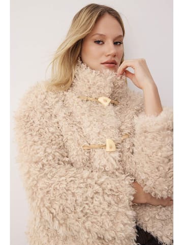 trendyol Teddyjacke in Sand