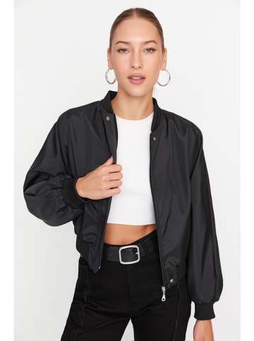 trendyol Blouson in Schwarz