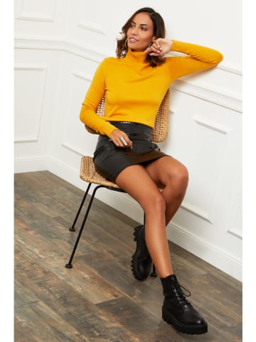 Soft Cashmere Golf w kolorze żółtym