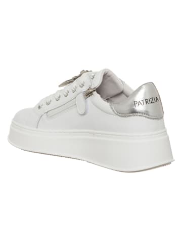Patrizia Pepe Skórzane sneakersy w kolorze srebrno-białym