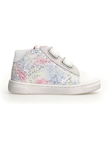 Naturino Skórzane sneakersy w kolorze białym ze wzorem