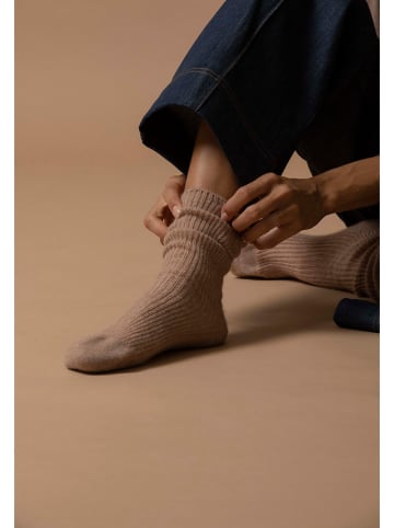 Perfect Cashmere Kaszmirowe skarpety "Molilou" w kolorze beżowym