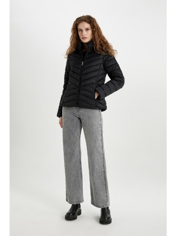 DeFacto Kurtka pikowana w kolorze czarnym