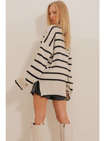 Trend Alacati Sweter w kolorze beżowym