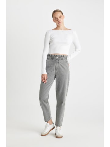 DeFacto Jeans - Tapered fit - in Grau