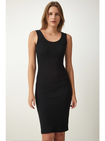 Happiness Istanbul Sukienka w kolorze czarnym