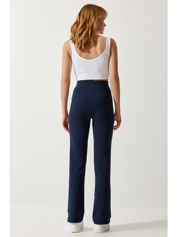 Happiness Istanbul Spodnie w kolorze granatowym