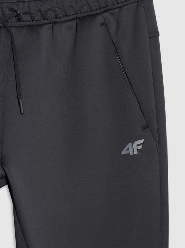 4F Spodnie sportowe w kolorze czarnym