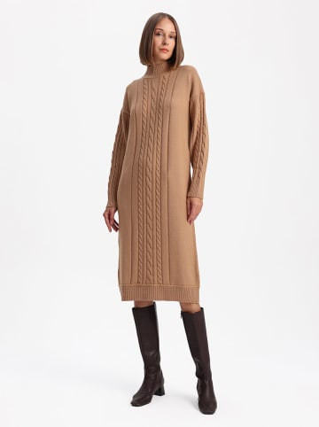 BGN Strickkleid in Hellbraun