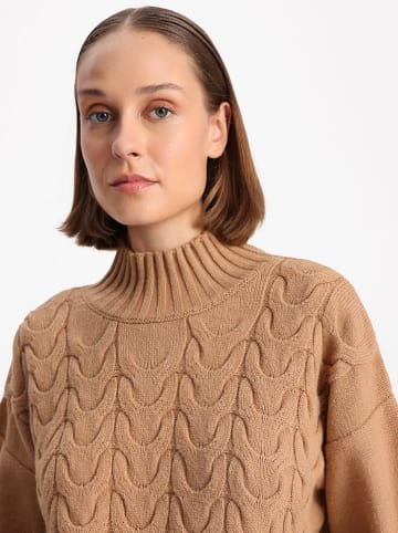 BGN Sweter w kolorze jasnobrązowym