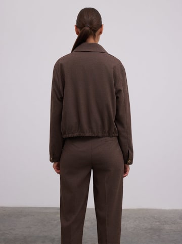 BGN Tusssenjas bruin