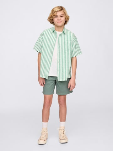 GAP Shorts in Grün