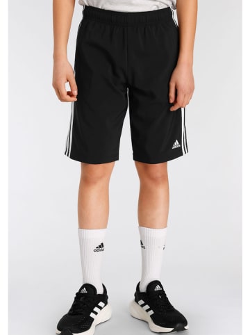 adidas Trainingsshorts in Schwarz