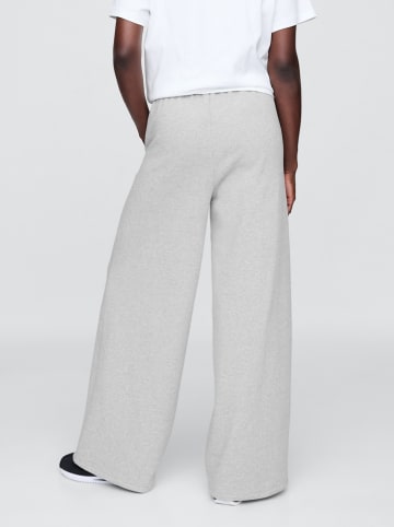 GAP Sweathose in Grau