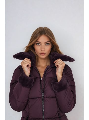 Jessica Simpson Wintermantel in Lila