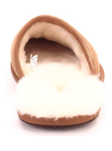 UGG Skórzane kapcie "Scuff" w kolorze jasnobrązowym