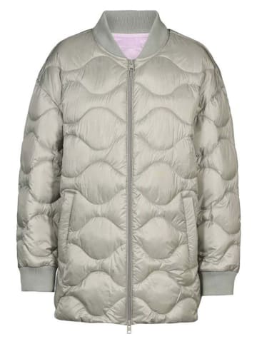 Herrlicher Steppmantel in Hellgrau