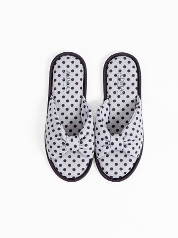 admas Hausschuhe in Weiß/ Schwarz