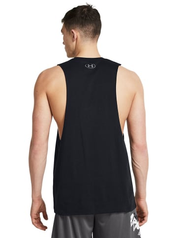 Under Armour Top funkcyjny w kolorze czarnym