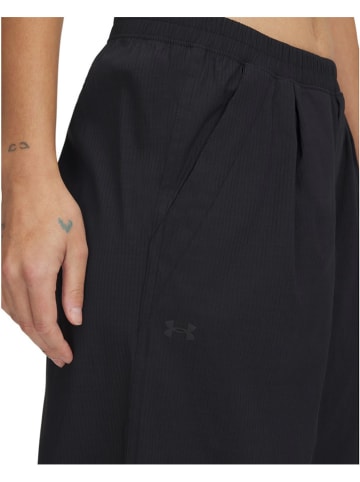 Under Armour Trainingshose in Schwarz