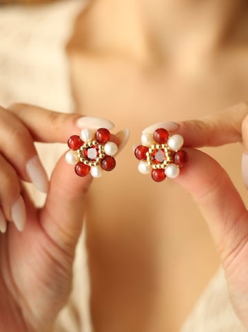 Pierres delicates Vergulde oorstekers met parels en edelstenen