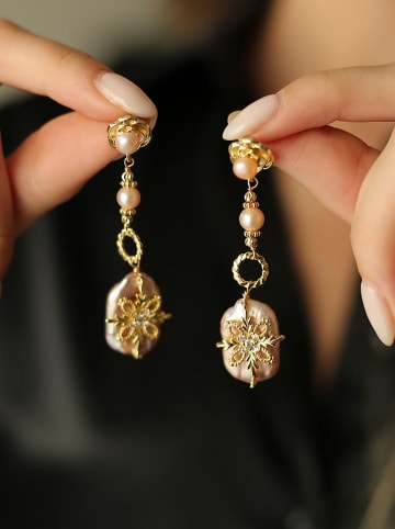 Pierres delicates Vergulde oorstekers met parels en edelstenen