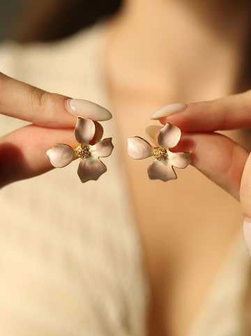 Pierres delicates Vergulde oorstekers met parelmoer