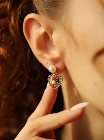 Pierres delicates Vergulde oorstekers met parels en kristallen